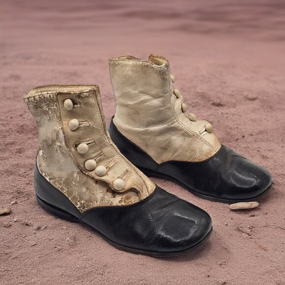 Vintage Victorian Child's High-Top Shoes 1890s Button-Up Leather - Picture 1 of 8